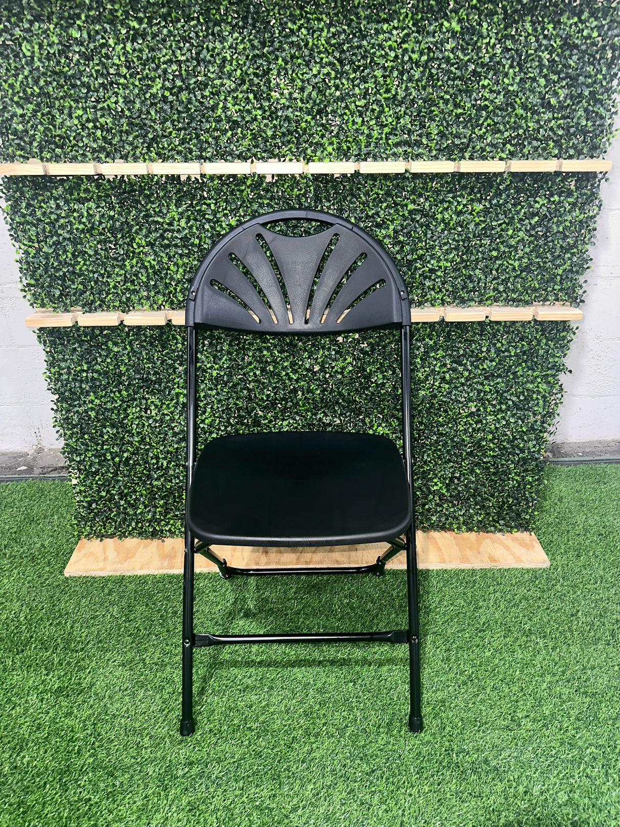HD Pro Black Fan Back Plastic Folding Chair